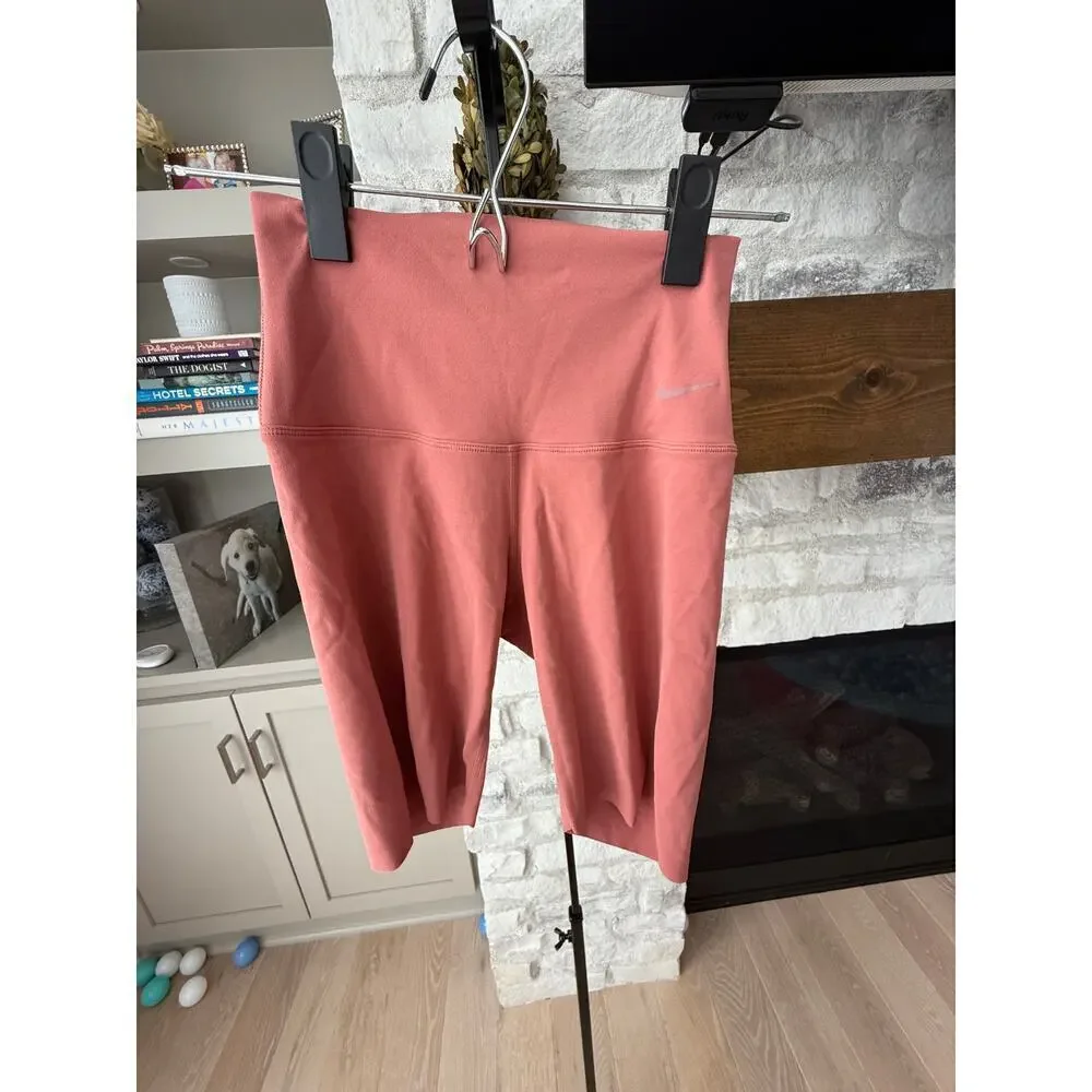 Nike Zenvy Women's Red Stardust High-Waisted 20.5cm Biker Shorts Size XS